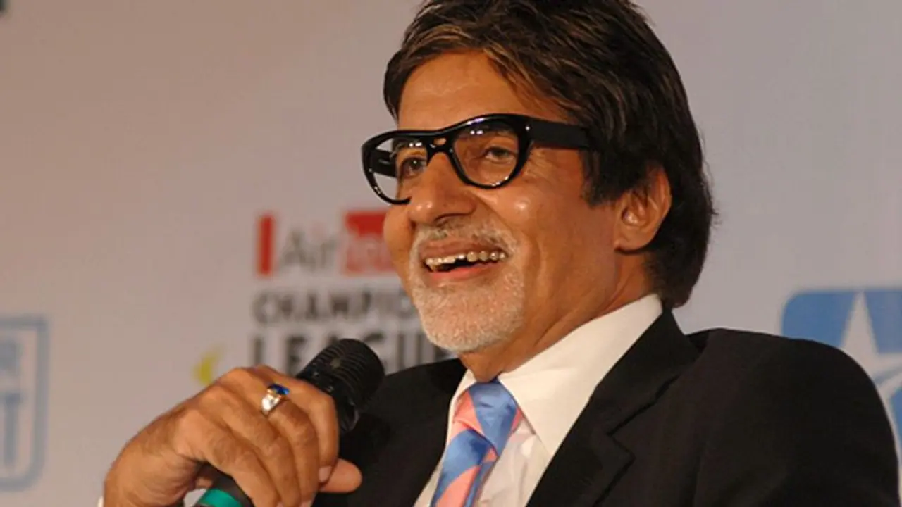 Amitabh Bachchan के NFT कलेक्शन ने तोड़ दिए सारे रिकॉर्ड, एक दिन में कमाए इतने डॉलर Amitabh Bachchan के NFT कलेक्शन ने तोड़ दिए सारे रिकॉर्ड, एक दिन में कमाए इतने डॉलर