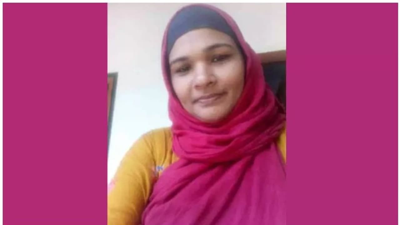 മന്ത്രവാദിനി ചമഞ്ഞ് 400 പവനും 20 ലക്ഷം രൂപയും തട്ടിയെടുത്തു; യുവതിക്ക് ജയില്ശിക്ഷ മന്ത്രവാദിനി ചമഞ്ഞ് 400 പവനും 20 ലക്ഷം രൂപയും തട്ടിയെടുത്തു; യുവതിക്ക് ജയില്ശിക്ഷ