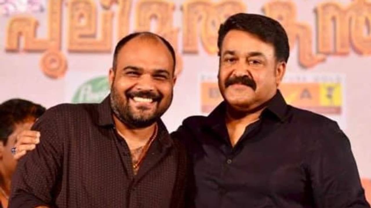 'പുലിമുരുകന്' ടീം വീണ്ടും; വൈശാഖിന്റെ മോഹന്ലാല് ചിത്രം നവംബര് 10ന് 'പുലിമുരുകന്' ടീം വീണ്ടും; വൈശാഖിന്റെ മോഹന്ലാല് ചിത്രം നവംബര് 10ന്