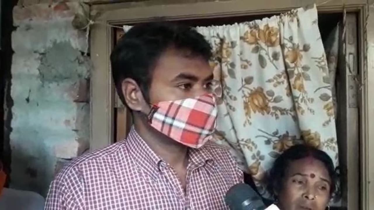 Santipur By Election বাইরে বের হলেই মেরে ফেলা হবে, প্রাণভয়ে বিজেপি পোলিং এজেন্টেকে তালাবন্দি করে রাখলেন মা