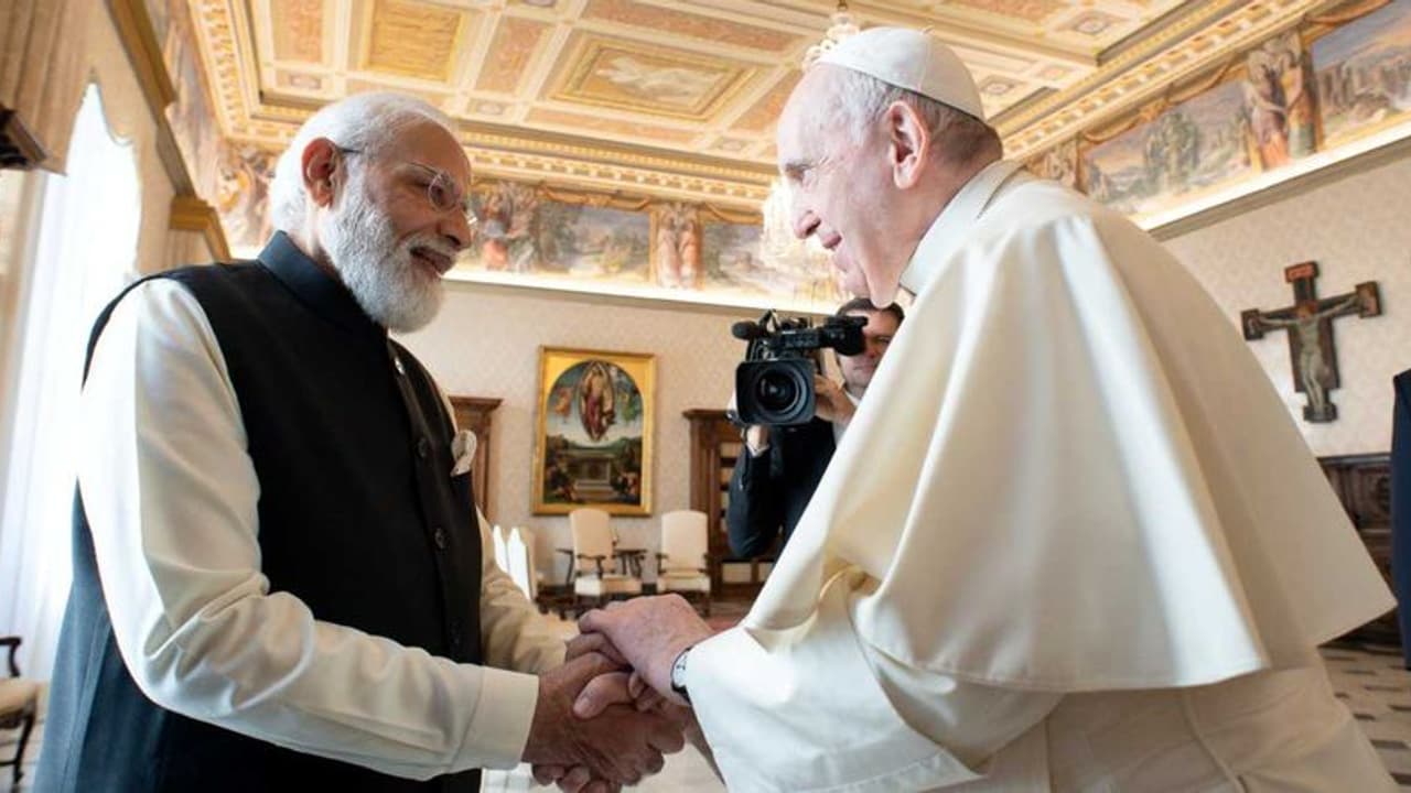 ഫ്രാന്സിസ് മാർപ്പാപ്പ ഇന്ത്യയിലേക്ക്, പ്രധാനമന്ത്രിയുടെ ക്ഷണം സ്വീകരിച്ചെന്ന് വിദേശകാര്യ മന്ത്രാലയം ഫ്രാന്സിസ് മാർപ്പാപ്പ ഇന്ത്യയിലേക്ക്, പ്രധാനമന്ത്രിയുടെ ക്ഷണം സ്വീകരിച്ചെന്ന് വിദേശകാര്യ മന്ത്രാലയം