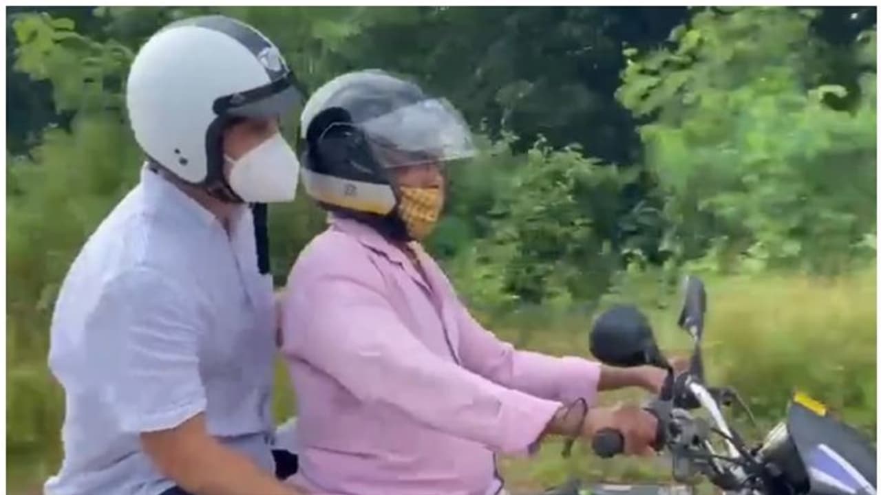 గోవాలో బైక్‌పై రాహుల్ గాంధీ ప్రయాణం.. వీడియో వైరల్