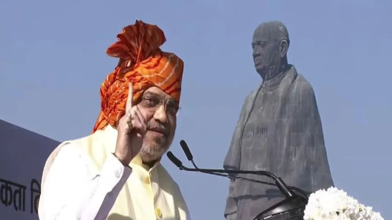 सदियों में कोई एक सरदार बन पाता है, जो सदियों तक अलख जगाता है.. जानें लौहपुरुष की जयंती पर क्या बोलें अमित शाह