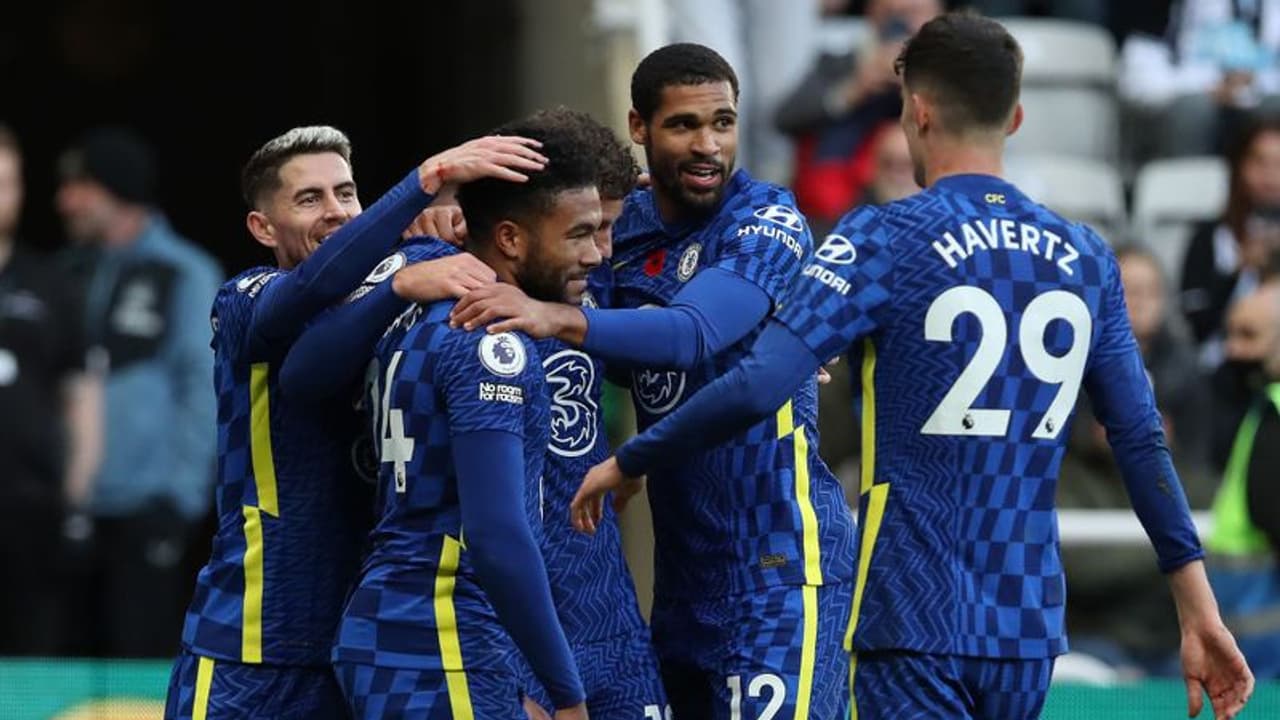 EPL : പ്രീമിയര് ലീഗില് തകര്പ്പന് മത്സരങ്ങള്; ചെല്സിയും ലിവര്പൂളും മാഞ്ചസ്റ്റര് സിറ്റിയും ഇന്നിറങ്ങും EPL : പ്രീമിയര് ലീഗില് തകര്പ്പന് മത്സരങ്ങള്; ചെല്സിയും ലിവര്പൂളും മാഞ്ചസ്റ്റര് സിറ്റിയും ഇന്നിറങ്ങും