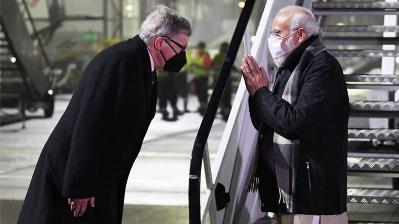 Modi UK Visit: जलवायु परिवर्तन पर COP26 सम्मेलन में शामिल होने स्कॉटलैंड पहुंचे मोदी, लगे भारत माता के जयकारे Modi UK Visit: जलवायु परिवर्तन पर COP26 सम्मेलन में शामिल होने स्कॉटलैंड पहुंचे मोदी, लगे भारत माता के जयकारे