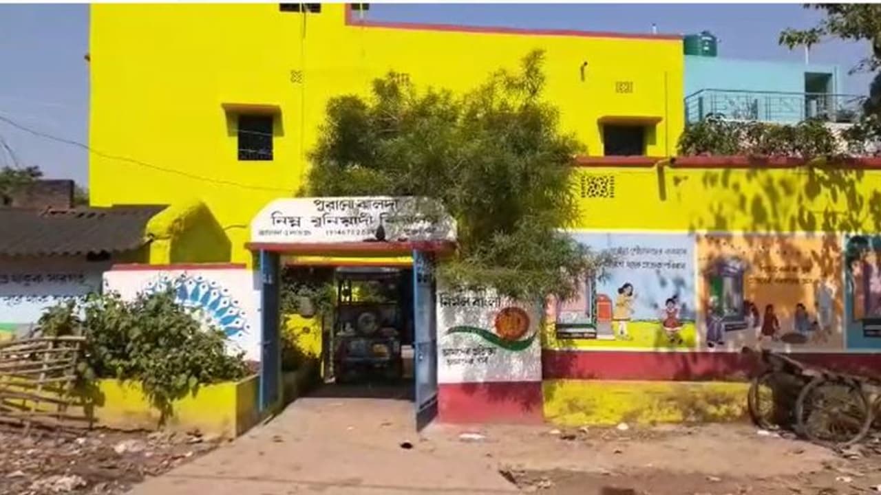 Kali Puja 2021 পুরুলিয়ার এই গ্রামে ঘোড়ায় চড়ে ঘুরে বেড়াতেন মা কালী, আজও জঙ্গল থেকে ভেসে আসে নাগরার শব্দ Kali Puja 2021 পুরুলিয়ার এই গ্রামে ঘোড়ায় চড়ে ঘুরে বেড়াতেন মা কালী, আজও জঙ্গল থেকে ভেসে আসে নাগরার শব্দ