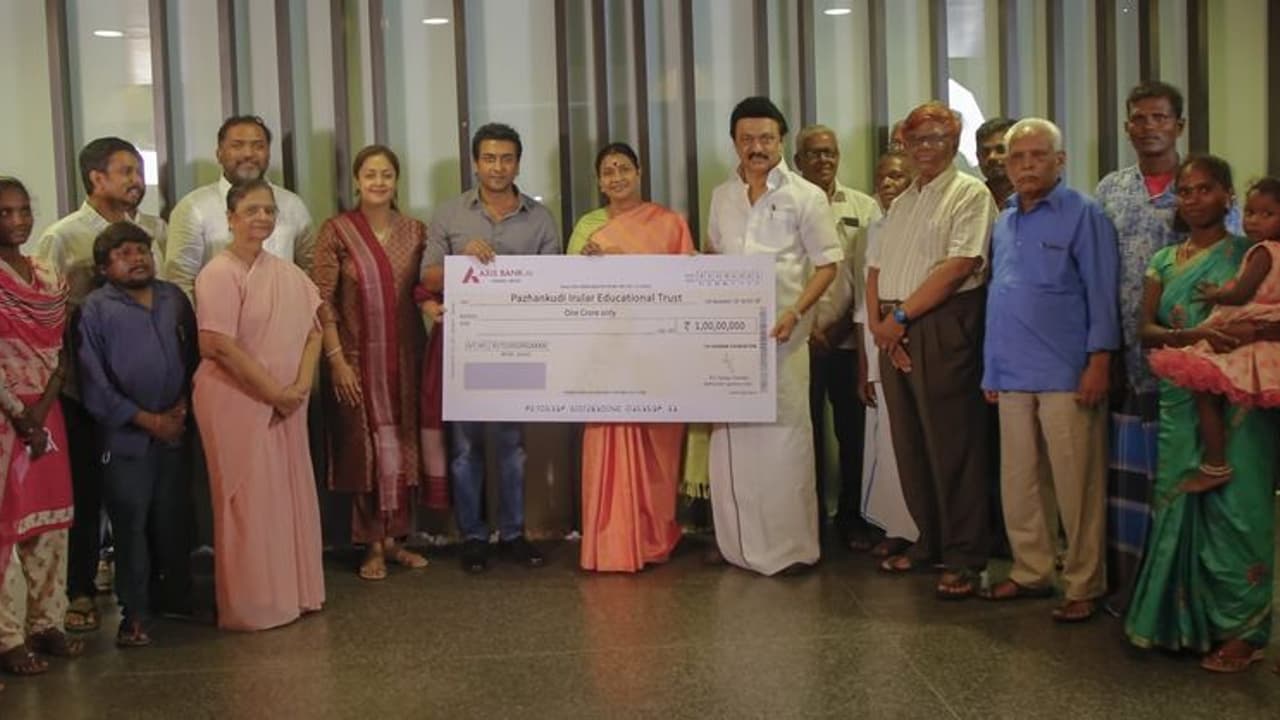 இருளர் மாணவர்களின் கல்விக்கு ரூ.1 கோடி… தொடரும் சூர்யாவின் கொடை உள்ளம்!! இருளர் மாணவர்களின் கல்விக்கு ரூ.1 கோடி… தொடரும் சூர்யாவின் கொடை உள்ளம்!!