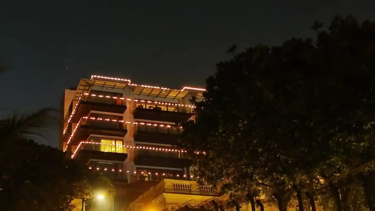 Man who threatened to blow up Shah Rukh Khan’s residence arrested in Jabalpur Man who threatened to blow up Shah Rukh Khan’s residence arrested in Jabalpur