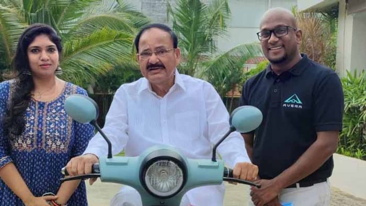 రెట్రోసా ఎలక్ట్రిక్ స్కూటర్‌: ప్రారంభించిన ఉపరాష్ట్రపతి వెంకయ్య