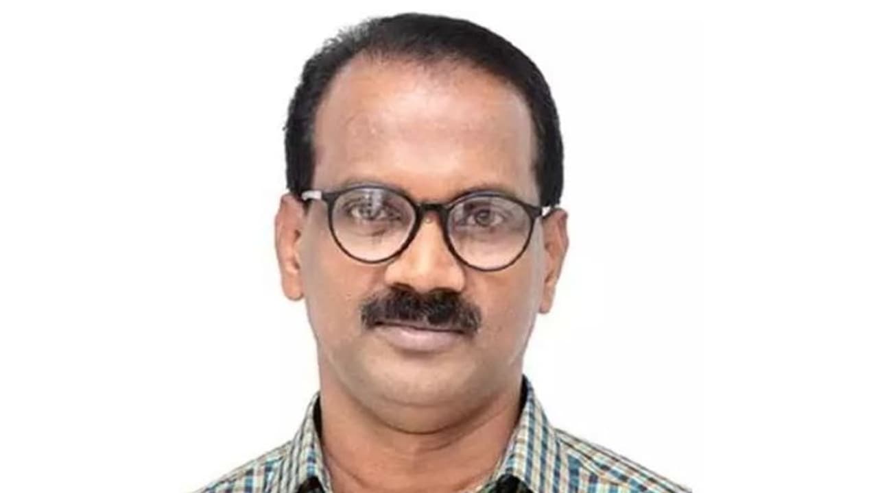 കവിയും സാംസ്കാരിക പ്രവര്ത്തകനുമായ മലയാളി യുഎഇയില് നിര്യാതനായി കവിയും സാംസ്കാരിക പ്രവര്ത്തകനുമായ മലയാളി യുഎഇയില് നിര്യാതനായി