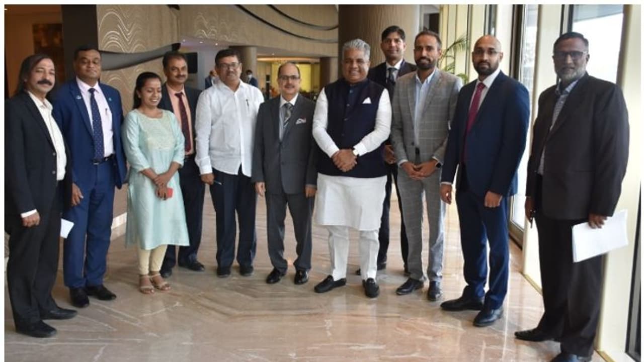 പ്രവാസികൾക്ക് സൗദിയിലേക്ക് നേരിട്ട് മടങ്ങാൻ കേന്ദ്രസർക്കാർ ഇടപെടണമെന്ന് ഇന്ത്യൻ വളന്റിയർ സംഘം പ്രവാസികൾക്ക് സൗദിയിലേക്ക് നേരിട്ട് മടങ്ങാൻ കേന്ദ്രസർക്കാർ ഇടപെടണമെന്ന് ഇന്ത്യൻ വളന്റിയർ സംഘം