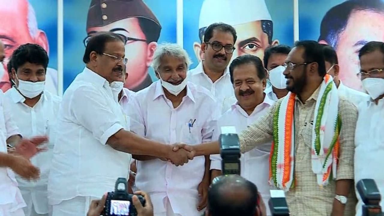 Cherian Philip : സിപിഎം ബന്ധം ഉപേക്ഷിച്ചെത്തിയ ചെറിയാൻ ഫിലിപ്പ്; പുതിയ സ്ഥാനം നൽകി അംഗീകരിച്ച് കോൺഗ്രസ് Cherian Philip : സിപിഎം ബന്ധം ഉപേക്ഷിച്ചെത്തിയ ചെറിയാൻ ഫിലിപ്പ്; പുതിയ സ്ഥാനം നൽകി അംഗീകരിച്ച് കോൺഗ്രസ്