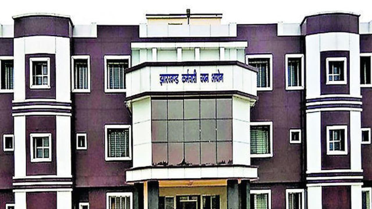 JSSC Exam Cancelled: तैयारी कर रहे युवाओं को झटका, 4893 पोस्ट के लिए निकली भर्तियां कैंसिल JSSC Exam Cancelled: तैयारी कर रहे युवाओं को झटका, 4893 पोस्ट के लिए निकली भर्तियां कैंसिल