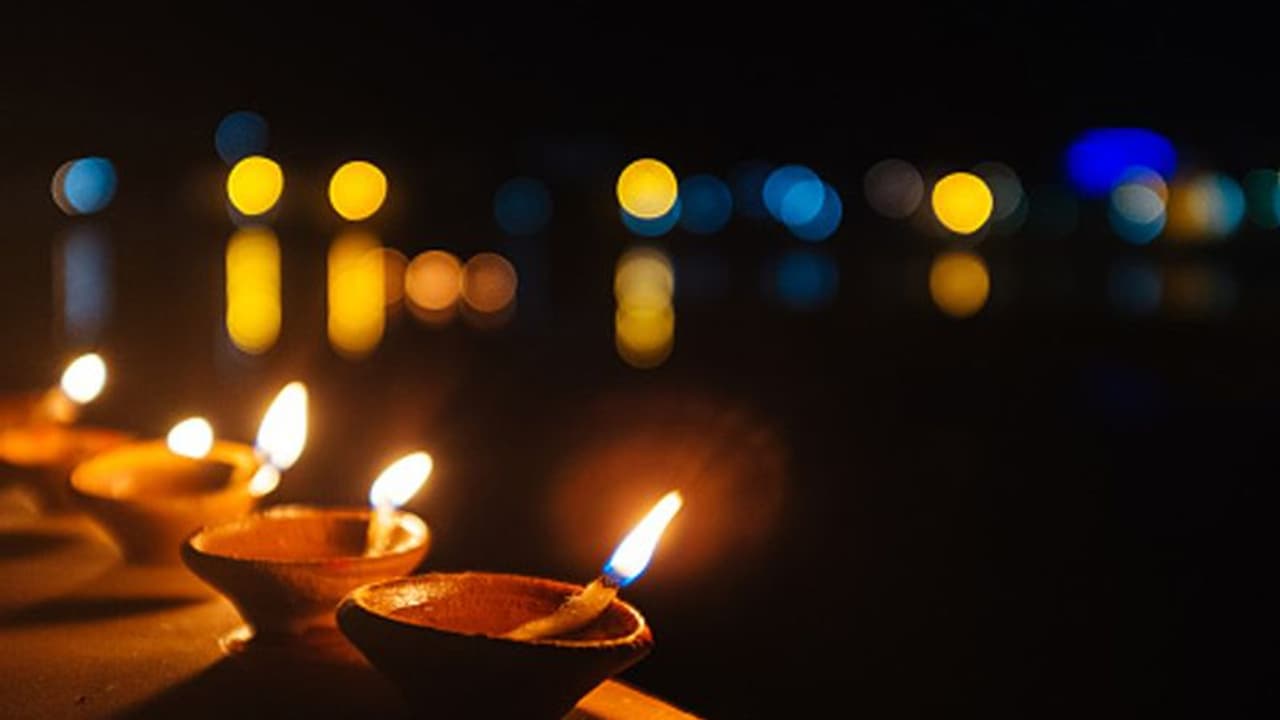 Vastu Tips ভূত চতুর্দশী, অশুভ শক্তির দাপট রুখতে এইদিন ভুলেও করবেন না যে কাজগুলি Vastu Tips ভূত চতুর্দশী, অশুভ শক্তির দাপট রুখতে এইদিন ভুলেও করবেন না যে কাজগুলি