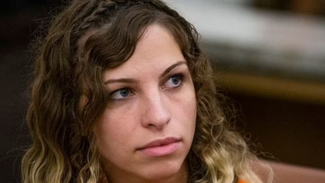 വിദ്യാര്ത്ഥിയുമായി സെക്സ് നടത്തിയതിന് തടവിലായ അധ്യാപിക ഇപ്പോള് ജയിലിലെ ആദരണീയ വ്യക്തിത്വം! വിദ്യാര്ത്ഥിയുമായി സെക്സ് നടത്തിയതിന് തടവിലായ അധ്യാപിക ഇപ്പോള് ജയിലിലെ ആദരണീയ വ്യക്തിത്വം!