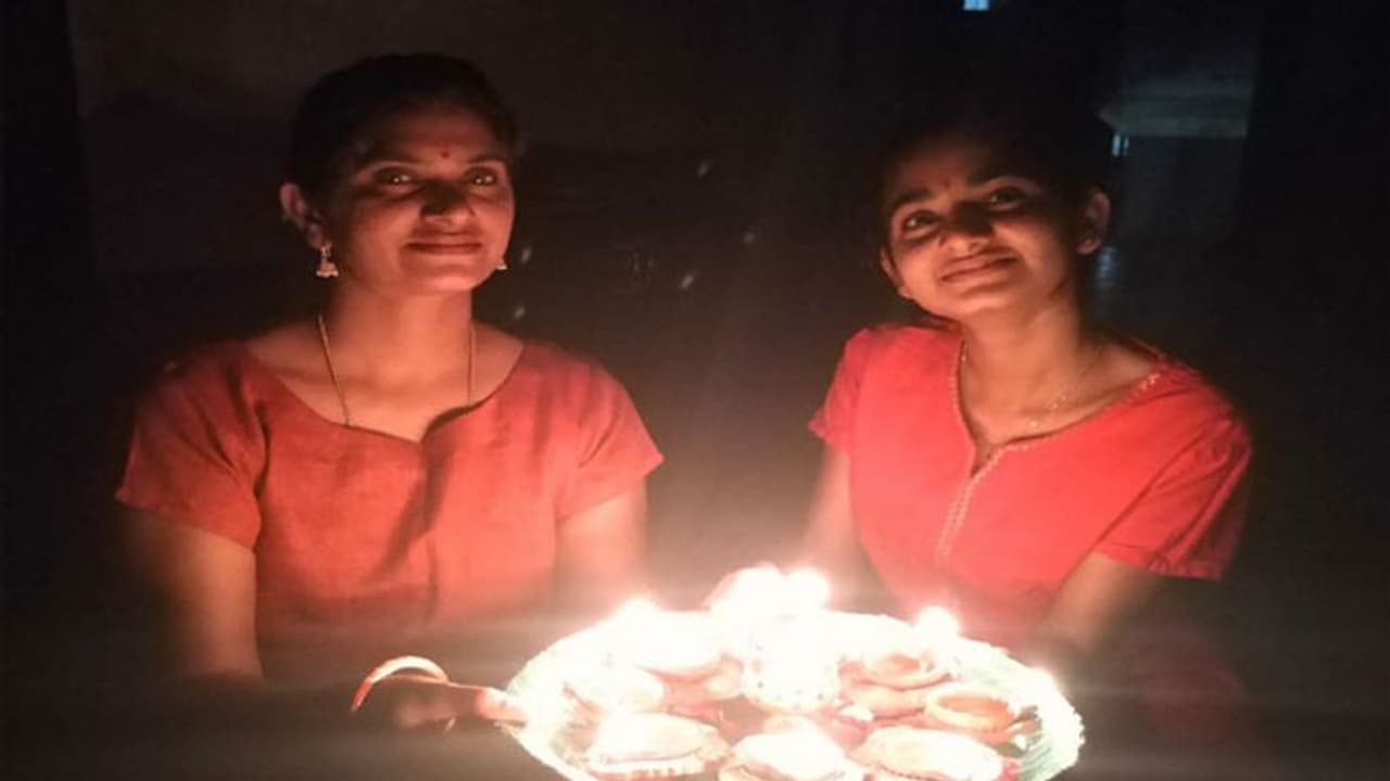 వెలుగులు వెదజల్లే... దీపావళి..! వెలుగులు వెదజల్లే... దీపావళి..!