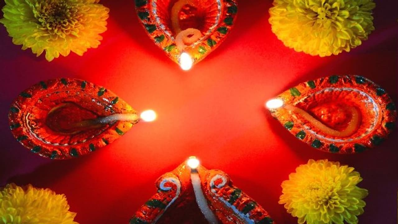 Happy Diwali Wish দীপাবলির সেরা ১৫টা শুভেচ্ছা যা আপনাকে প্রিয়জনকে পাঠাতে উৎসাহ দেবে Happy Diwali Wish দীপাবলির সেরা ১৫টা শুভেচ্ছা যা আপনাকে প্রিয়জনকে পাঠাতে উৎসাহ দেবে