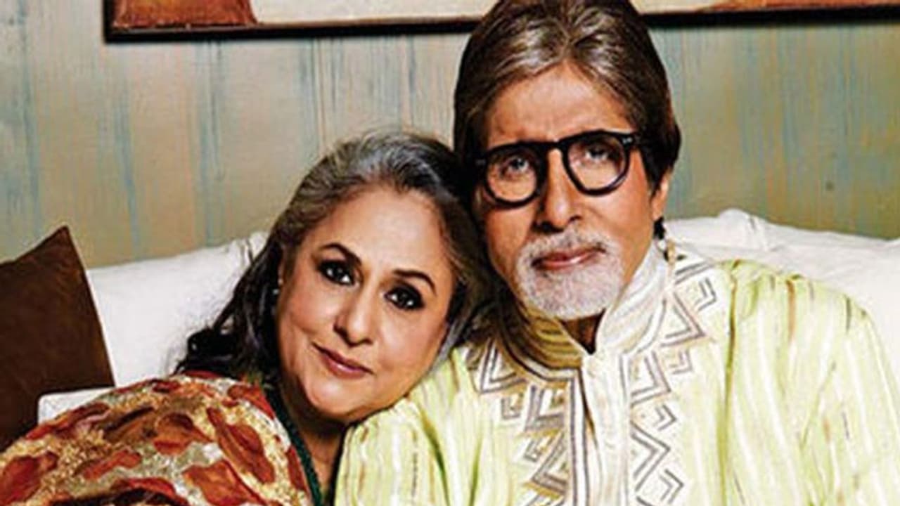 Happy Diwali: Amitabh Bachchan ने फैंस को दी दिवाली की बधाई, पुरानी तस्वीर में जया के संग दिखी मस्ती Happy Diwali: Amitabh Bachchan ने फैंस को दी दिवाली की बधाई, पुरानी तस्वीर में जया के संग दिखी मस्ती