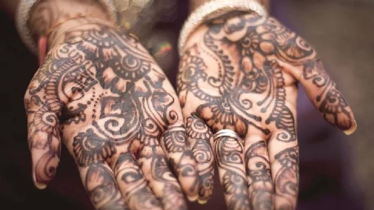 ദാരിദ്ര്യം, വിവാഹാഘോഷങ്ങൾക്കും സൽക്കാരത്തിനും പണമില്ല, ഇന്നും തുടരുന്ന ലിവ് ഇൻ റിലേഷനുകൾ, അഥവാ ധുക്കു വിവാഹം ദാരിദ്ര്യം, വിവാഹാഘോഷങ്ങൾക്കും സൽക്കാരത്തിനും പണമില്ല, ഇന്നും തുടരുന്ന ലിവ് ഇൻ റിലേഷനുകൾ, അഥവാ ധുക്കു വിവാഹം