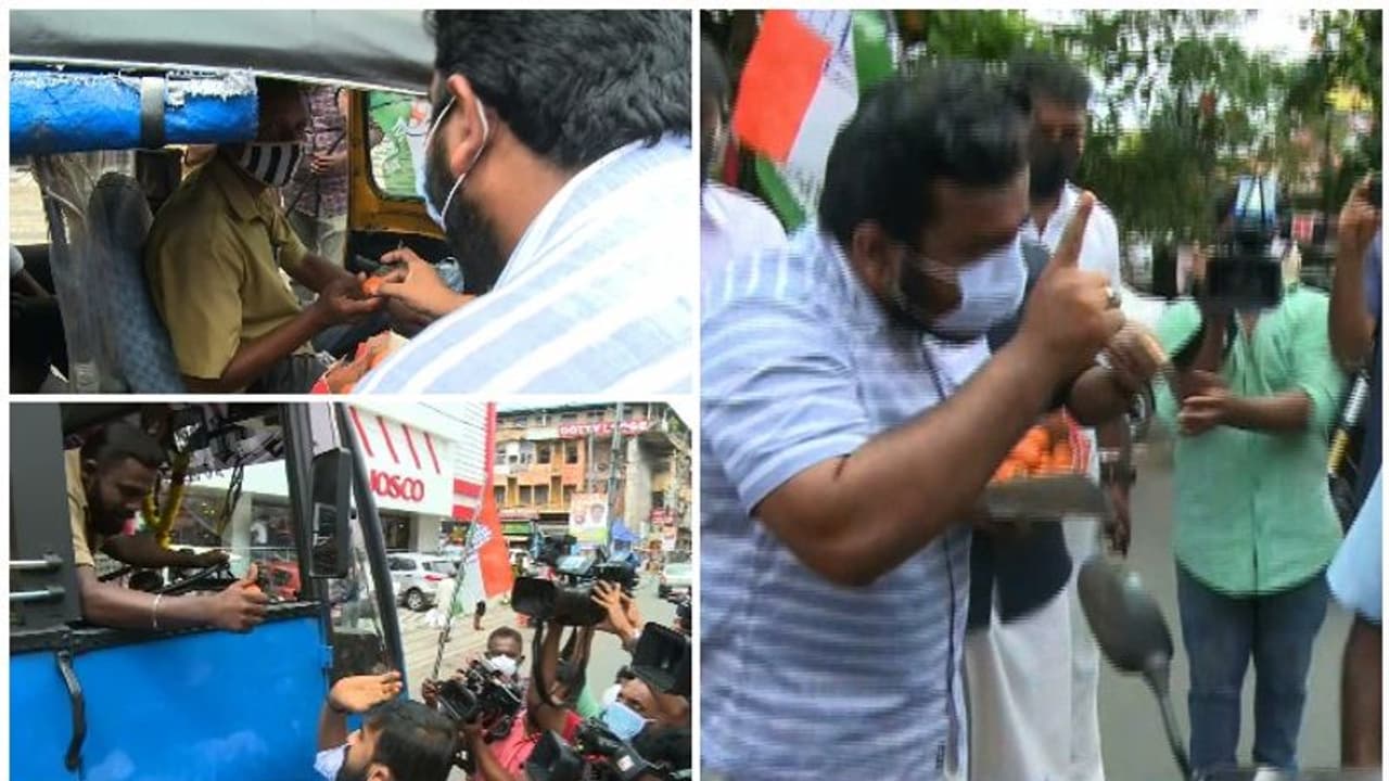 Fuel Price Cut ഇന്ധന വില: വൈറ്റില സമരത്തിൽ ജനങ്ങൾക്കുണ്ടായ ബുദ്ധിമുട്ടിൽ ഖേദിക്കുന്നതായി യൂത്ത് കോൺഗ്രസ് Fuel Price Cut ഇന്ധന വില: വൈറ്റില സമരത്തിൽ ജനങ്ങൾക്കുണ്ടായ ബുദ്ധിമുട്ടിൽ ഖേദിക്കുന്നതായി യൂത്ത് കോൺഗ്രസ്