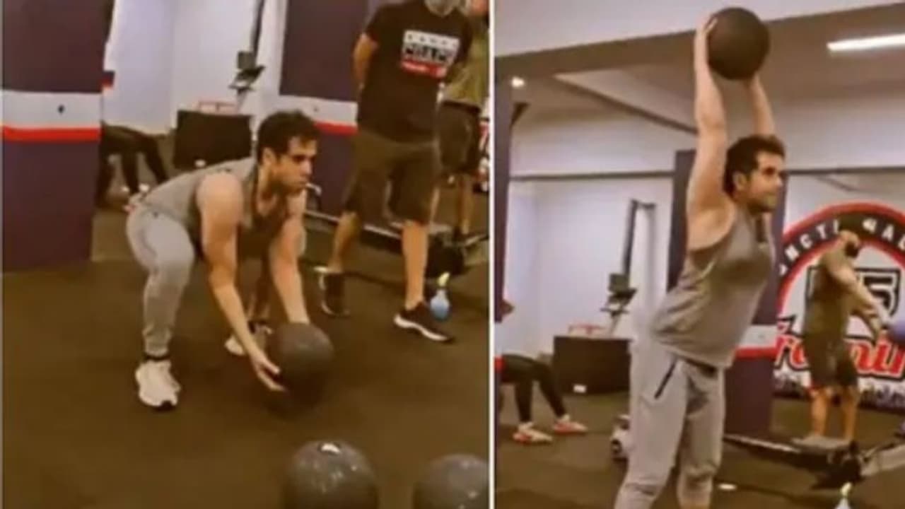 Workout| ‘അനിമൽ ഫ്ലോ’ വർക്കൗട്ട് ചെയ്യുന്ന ബോളിവുഡ് നടന്‍ തുഷാർ കപൂര്‍
