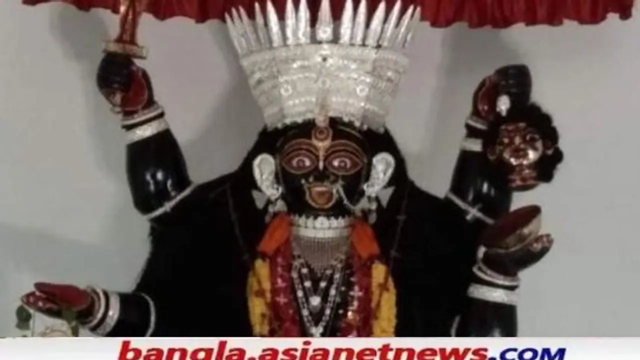 Kali Puja 2021 ভাগীরথীর শান্ত পরিবেশে শ্মশান কালী পুজো, টানা ৪ দিন বাউল গানে মাতবে মুর্শিদাবাদবাসী Kali Puja 2021 ভাগীরথীর শান্ত পরিবেশে শ্মশান কালী পুজো, টানা ৪ দিন বাউল গানে মাতবে মুর্শিদাবাদবাসী