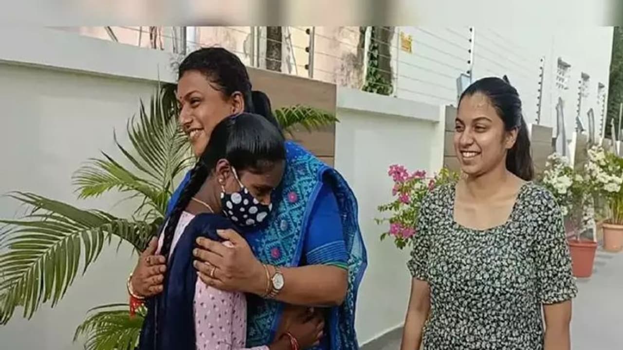 రోజాకు బర్త్ డే గిఫ్ట్, దత్తత తీసుకున్న అమ్మాయి నీట్‌లో గ్రేట్.. మురిసిపోయిన ఎమ్మెల్యే