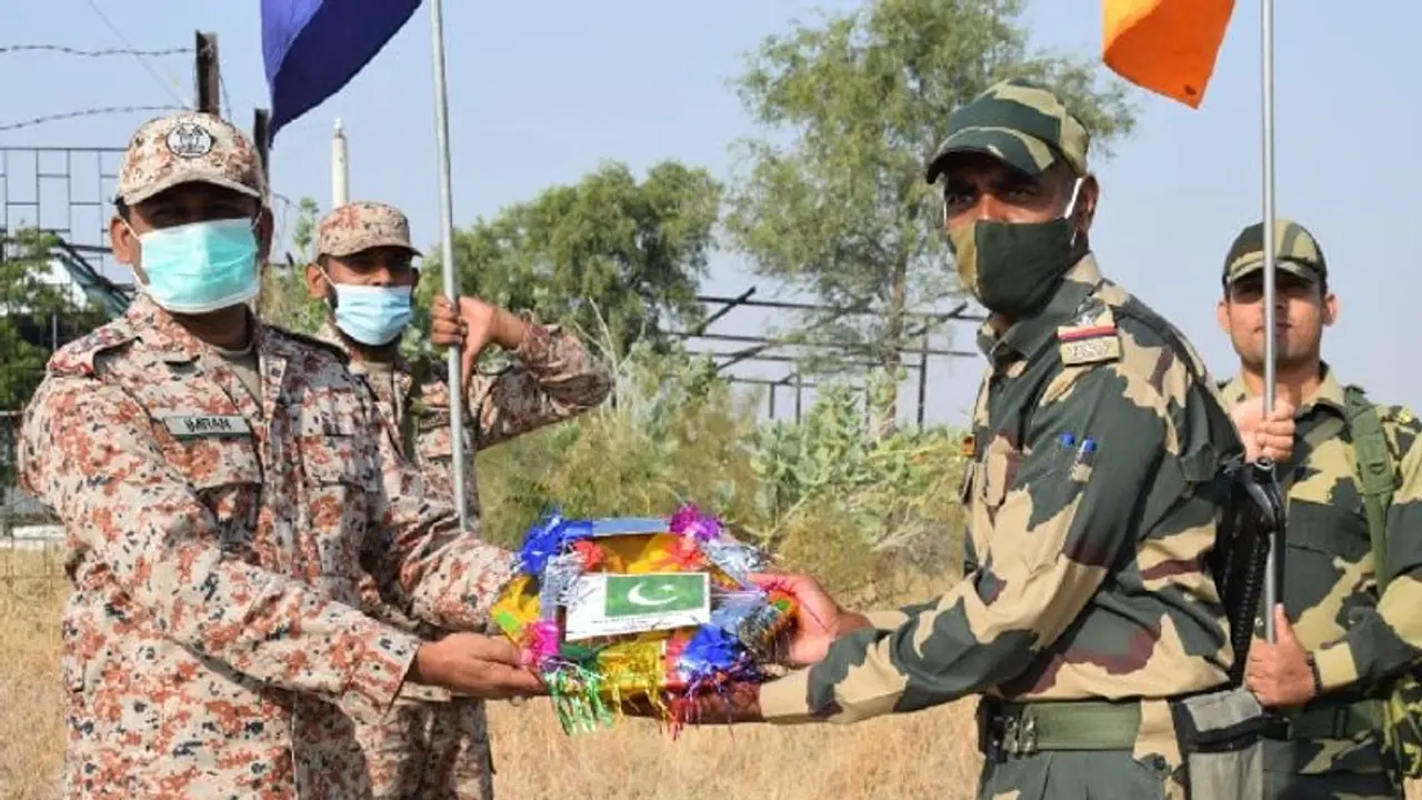 Diwali 202: দীপাবলিতে দেশবাসীকে শুভেচ্ছা সিয়াচেন লাদাখে মোতায়েন সেনাদের, ভারত পাক সীমান্তে মৈত্রীর ছব