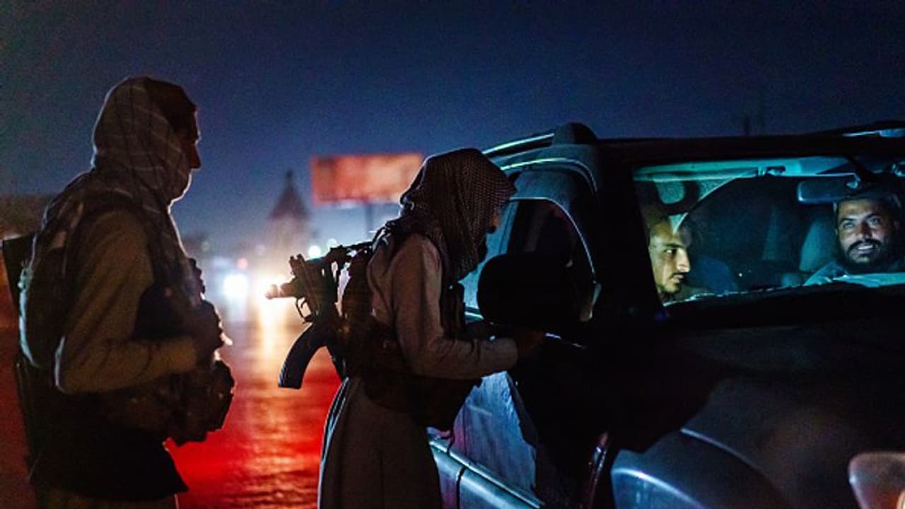 Afghanistan : ചെക്ക് പോസ്റ്റില് നിര്ത്തിയില്ല; യുവ ഡോക്ടറെ കൊലപ്പെടുത്തി താലിബാന് Afghanistan : ചെക്ക് പോസ്റ്റില് നിര്ത്തിയില്ല; യുവ ഡോക്ടറെ കൊലപ്പെടുത്തി താലിബാന്