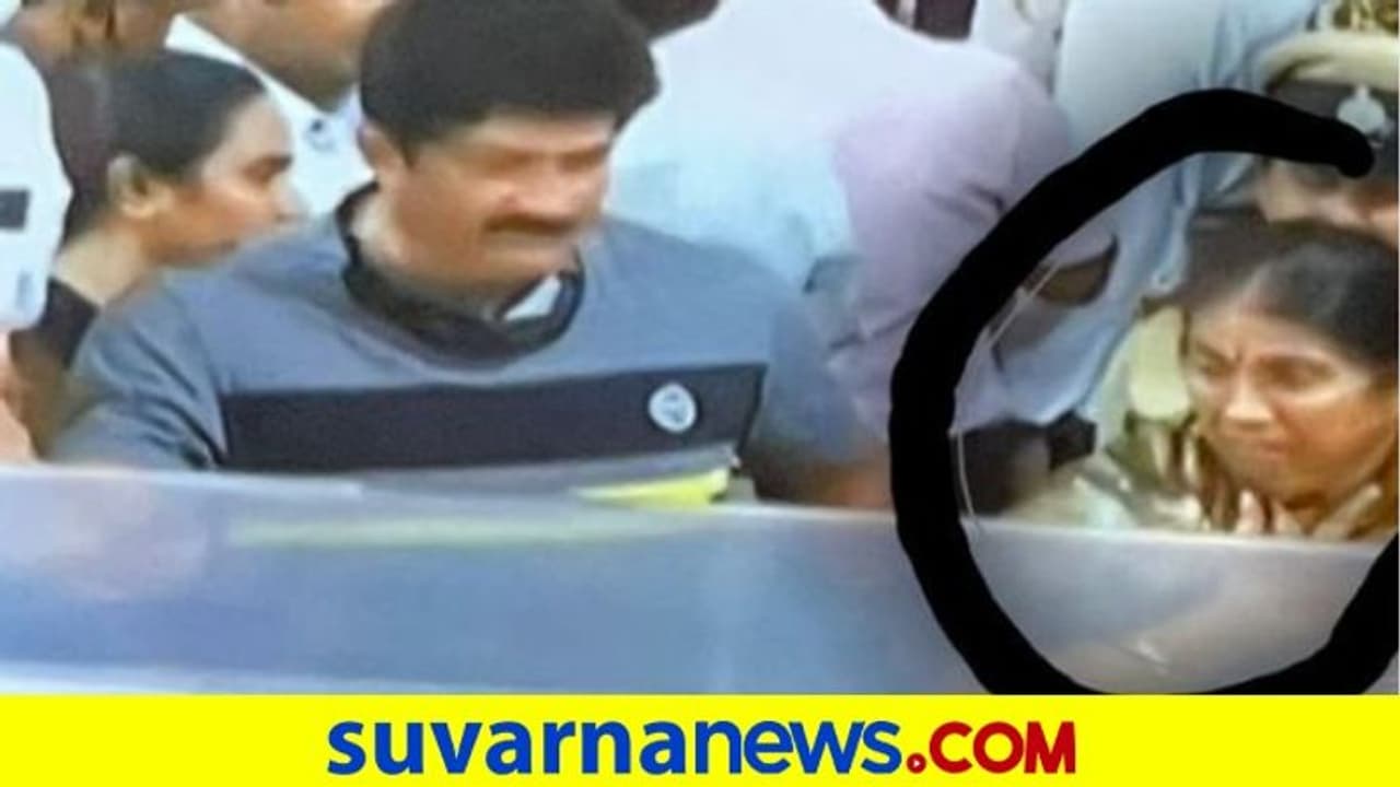 ಪುನೀತ್‌ನ ನೋಡಬೇಕು ಎಂದು ನನ್ನ ತಾಯಿ ಎದೆ ಬಡಿದುಕೊಂಡು ಗೋಳಾಡಿಬಿಟ್ಟರು: ರವಿಶಂಕರ್ ಗೌಡ