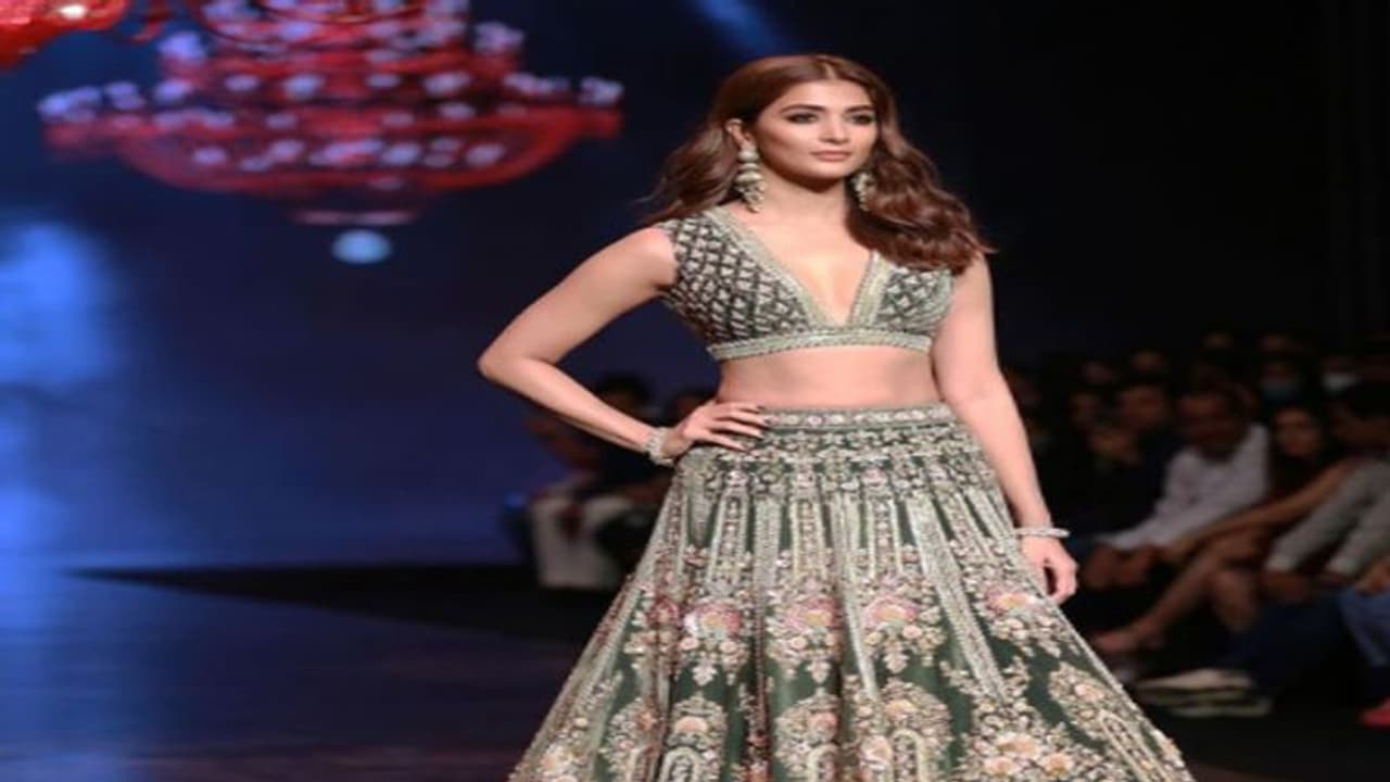 ইন্ডিগো কর্মীদের উপর ক্ষুব্ধ অভিনেত্রী পূজা হেগড়ে 