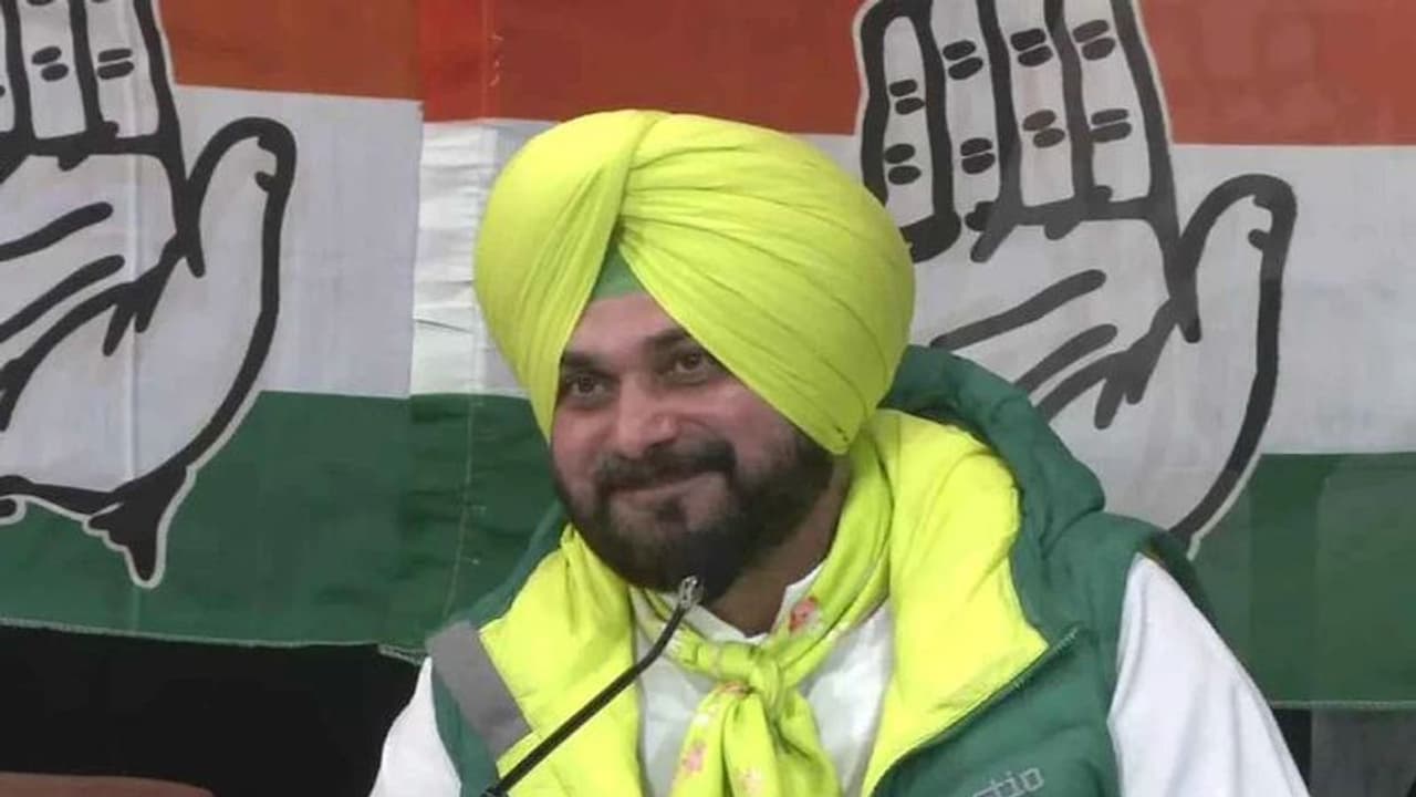 രാജി പിൻവലിച്ചു; ആത്മാര്‍ത്ഥതയുള്ള കോണ്‍ഗ്രസ് പ്രവർത്തകനായി തുടരുമെന്ന് നവ്ജോത് സിംഗ് സിദ്ദു