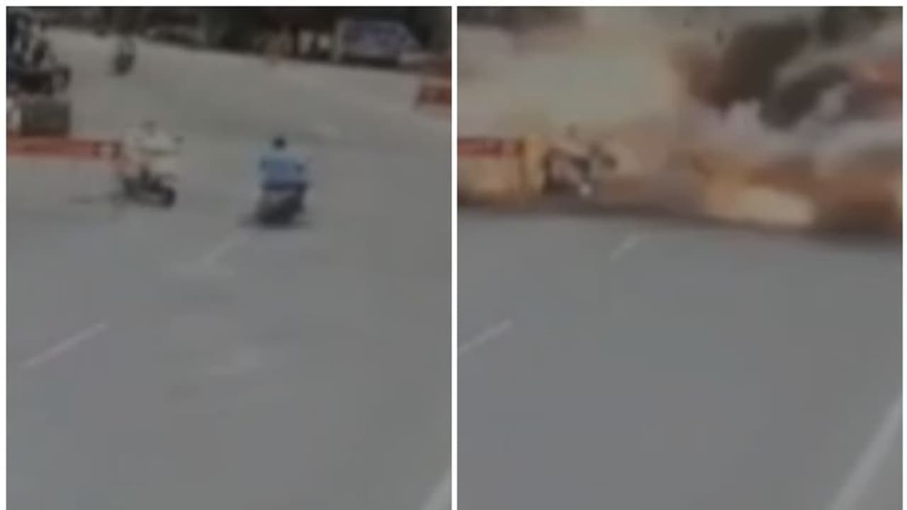 స్కూటర్‌పై తీసుకెళ్తున్న క్రాకర్స్ పేలిపోయాయి.. తండ్రి, కొడుకు దుర్మరణం.. వీడియో వైరల్