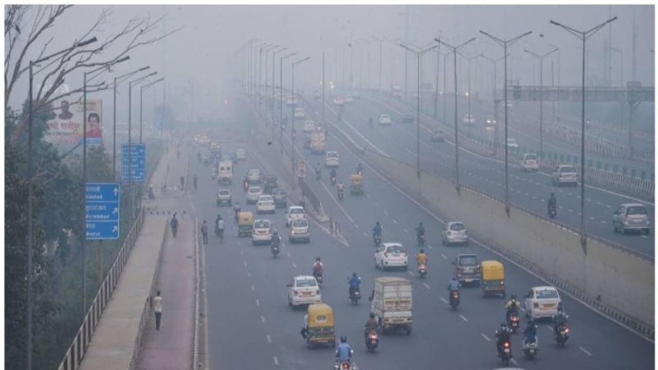 Delhi government extends ban on entry of trucks till November 30 amid air pollution crisis