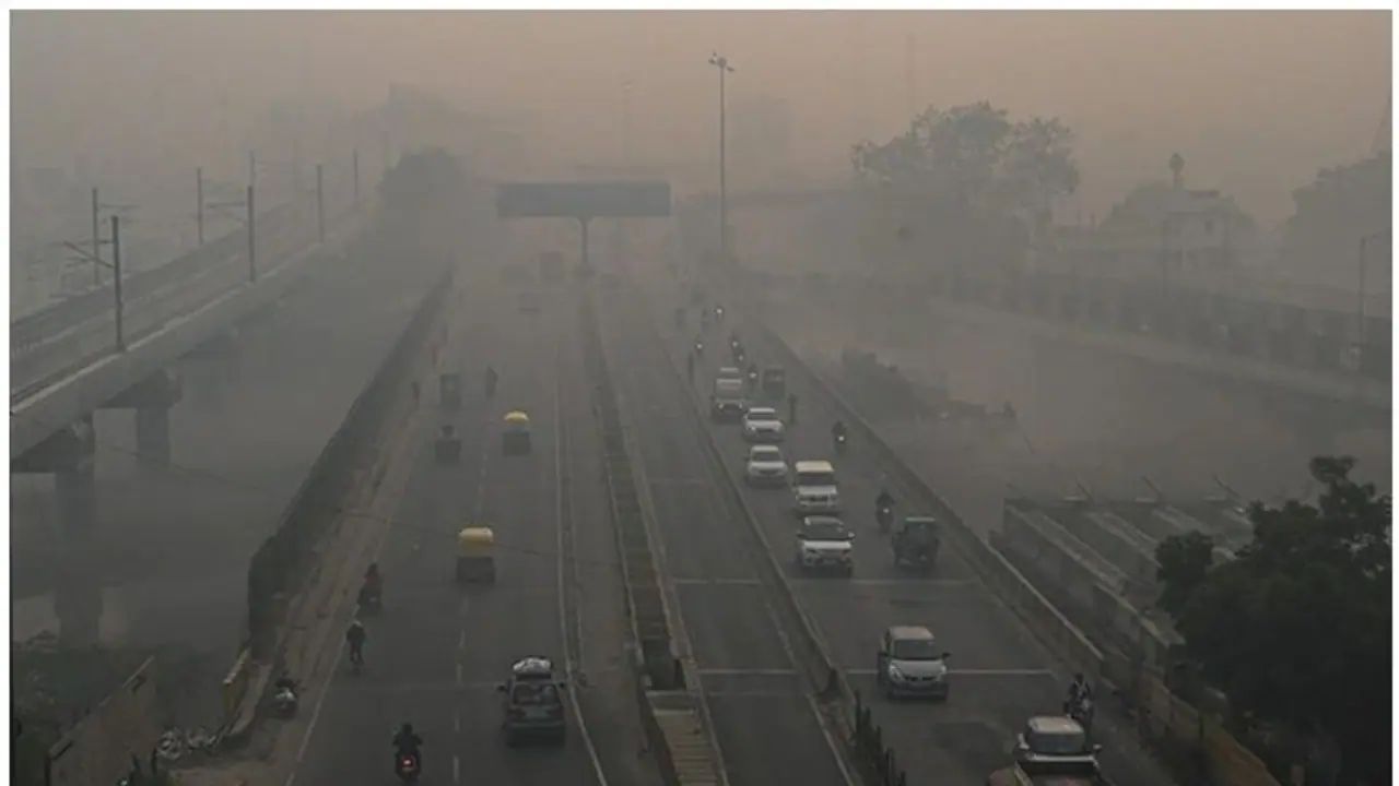 Delhi: Pollution board issues advisory; asks offices to decrease vehicular movement as air quality decreases