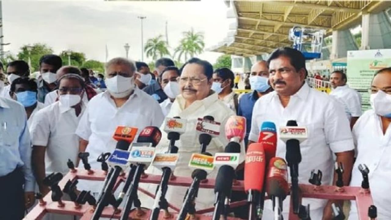 தமிழக அமைச்சரவையில் மாற்றமா.? புதிய அமைச்சர்கள் யார்.?ஆளுநரை துரைமுருகன் சந்தித்தாரா.? நடந்தது என்ன.? தமிழக அமைச்சரவையில் மாற்றமா.? புதிய அமைச்சர்கள் யார்.?ஆளுநரை துரைமுருகன் சந்தித்தாரா.? நடந்தது என்ன.?