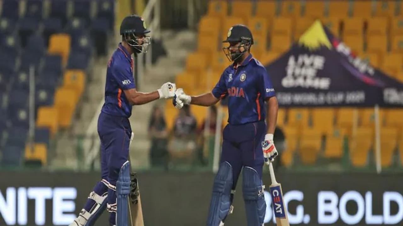 Team India Squad: కివీస్ తో సిరీస్ కు సారథిగా రోహిత్ శర్మ.. ఐపీఎల్ హీరోలకు పిలుపు.. హార్ధిక్ కు మొండిచేయి Team India Squad: కివీస్ తో సిరీస్ కు సారథిగా రోహిత్ శర్మ.. ఐపీఎల్ హీరోలకు పిలుపు.. హార్ధిక్ కు మొండిచేయి