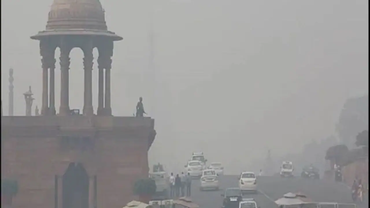Delhi govt announces schools closure for a week, various steps to combat worsening air pollution