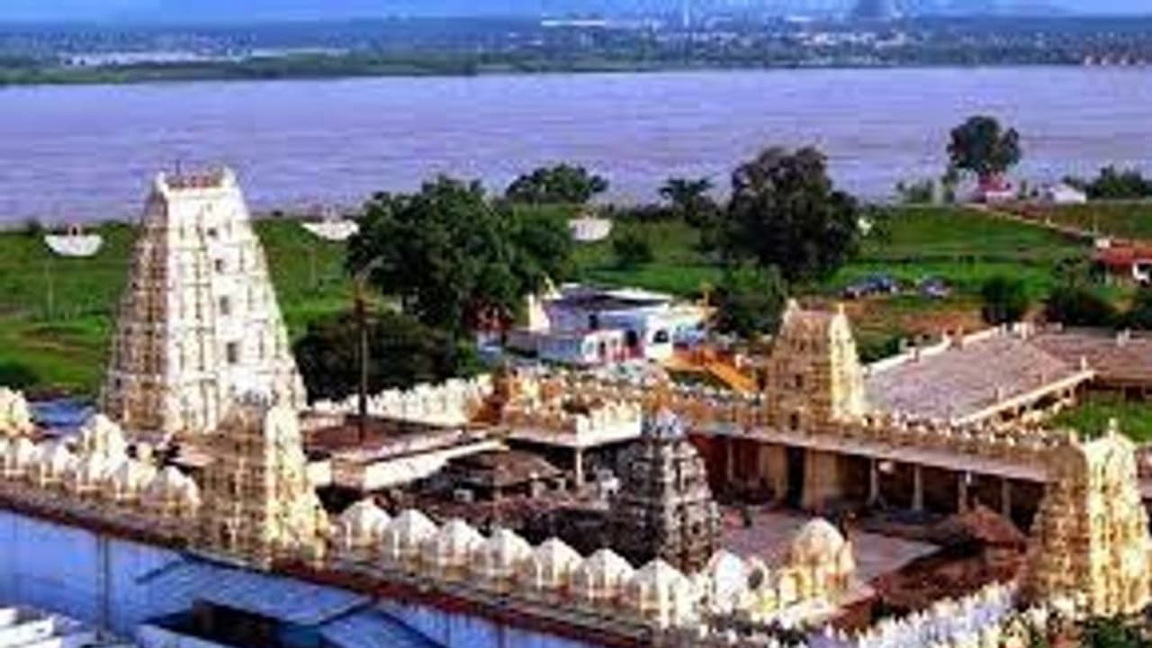 నేడు భద్రాచలంలో రాష్ట్రపతి ద్రౌపది ముర్ము పర్యటన.. సీపీఎం, సీపీఐ నాయకుల ముందస్తు అరెస్ట్.. 