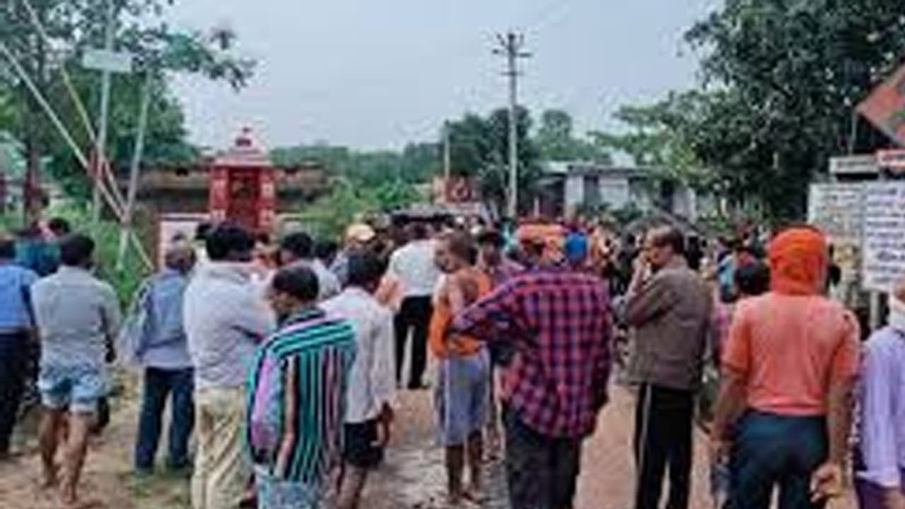 मार्मिक खबर: Bhai Dooj पर 4 बहनों के इकलौते भाई की दर्दनाक मौत, मामा के घर गया था बधाई देने मार्मिक खबर: Bhai Dooj पर 4 बहनों के इकलौते भाई की दर्दनाक मौत, मामा के घर गया था बधाई देने