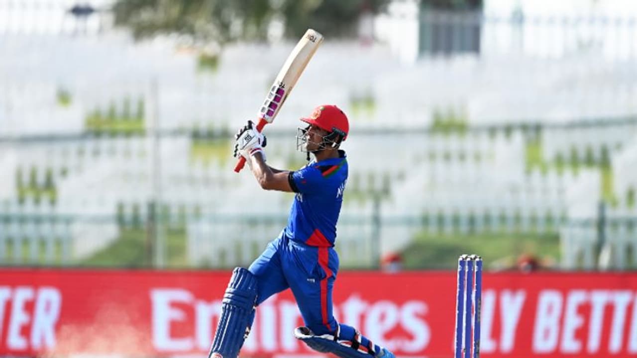 ബംഗ്ലാ കടുവകളെ ഗാലറിയിലേക്ക് ഓടിച്ചിട്ടടിച്ച ആറടി; അഫ്ഗാന്റെ നജീബുള്ളയ്ക്ക് ഇരട്ട ലോക റെക്കോര്ഡ് ബംഗ്ലാ കടുവകളെ ഗാലറിയിലേക്ക് ഓടിച്ചിട്ടടിച്ച ആറടി; അഫ്ഗാന്റെ നജീബുള്ളയ്ക്ക് ഇരട്ട ലോക റെക്കോര്ഡ്