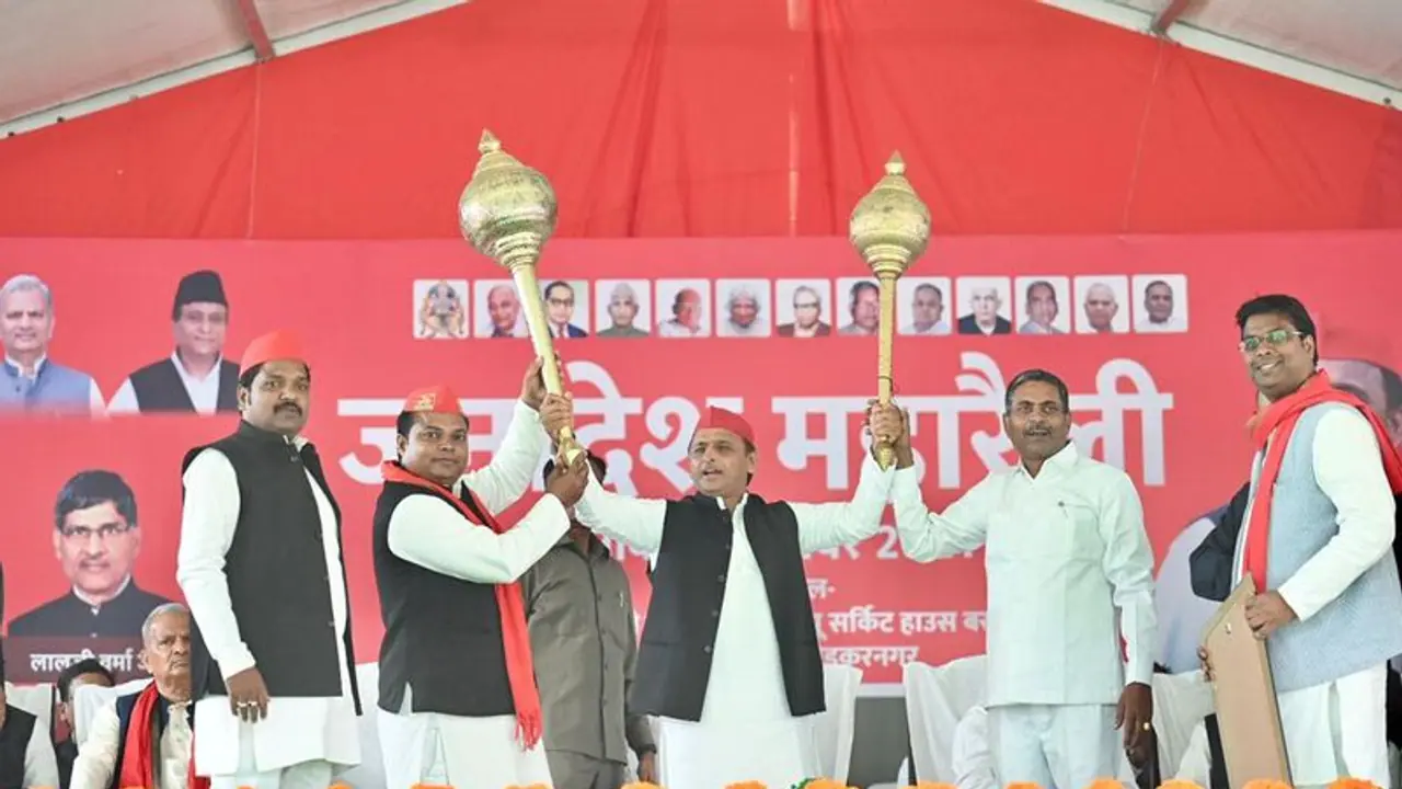 UP Election 2022: बसपा के शिल्पकार रहे रामअचल राजभर सपा में शामिल, लालजी वर्मा भी हुए साइकिल पर सवार