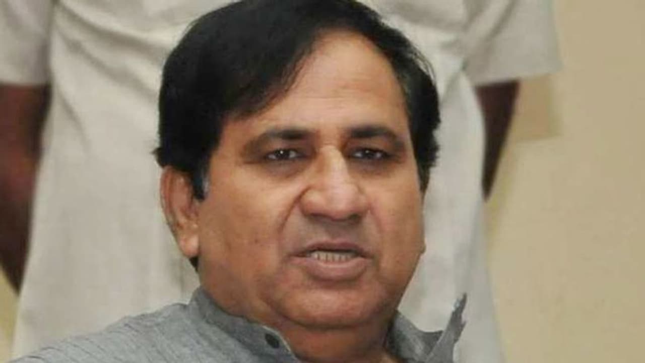 शराबबंदी कानून पर CM Nitish Kumar को मिला Congress MLA का साथ, शकील अहमद बोले इससे मुसलमानों का हुआ भला