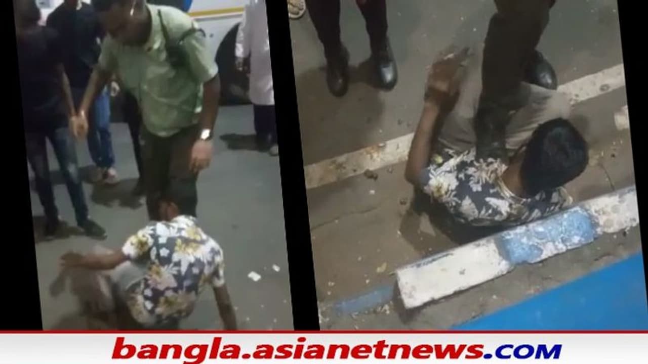 Green Police : যুবককের বুকের উপর পা গ্রিন পুলিশের, বরখাস্ত অভিযুক্ত Green Police : যুবককের বুকের উপর পা গ্রিন পুলিশের, বরখাস্ত অভিযুক্ত