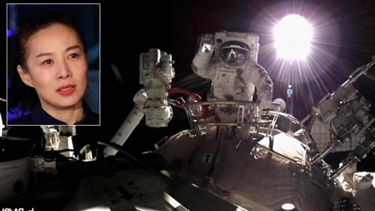 Chinese space mission: अंतरिक्ष के इतिहास में पहली बार किसी लेडी एस्ट्रोनॉट ने की चहलकदमी; 6 महीने का है मिशन Chinese space mission: अंतरिक्ष के इतिहास में पहली बार किसी लेडी एस्ट्रोनॉट ने की चहलकदमी; 6 महीने का है मिशन