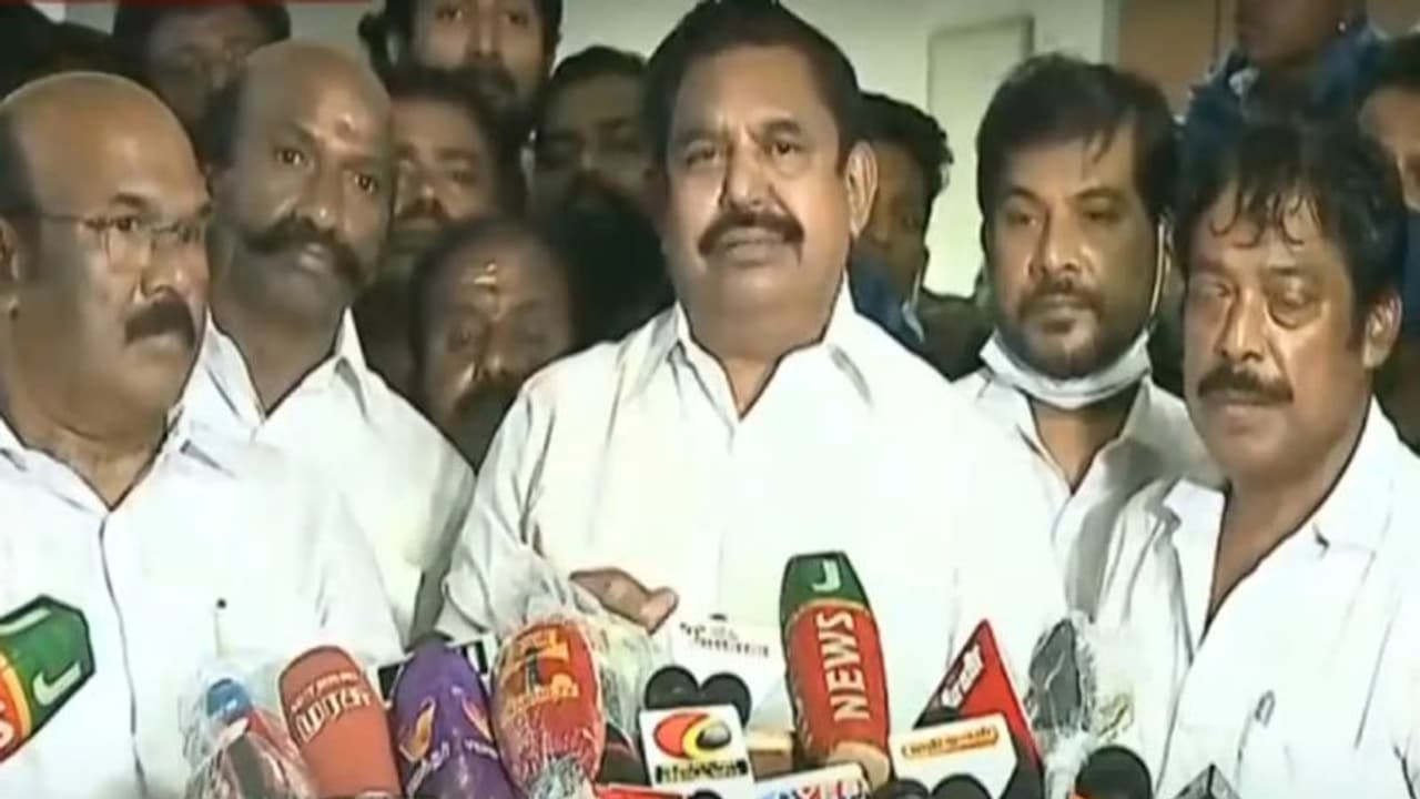 மழையால் மக்கள் பாதிக்கப்பட்டதற்கு திமுக தான் காரணம்… எடப்பாடி பகீர் குற்றச்சாட்டு!! மழையால் மக்கள் பாதிக்கப்பட்டதற்கு திமுக தான் காரணம்… எடப்பாடி பகீர் குற்றச்சாட்டு!!