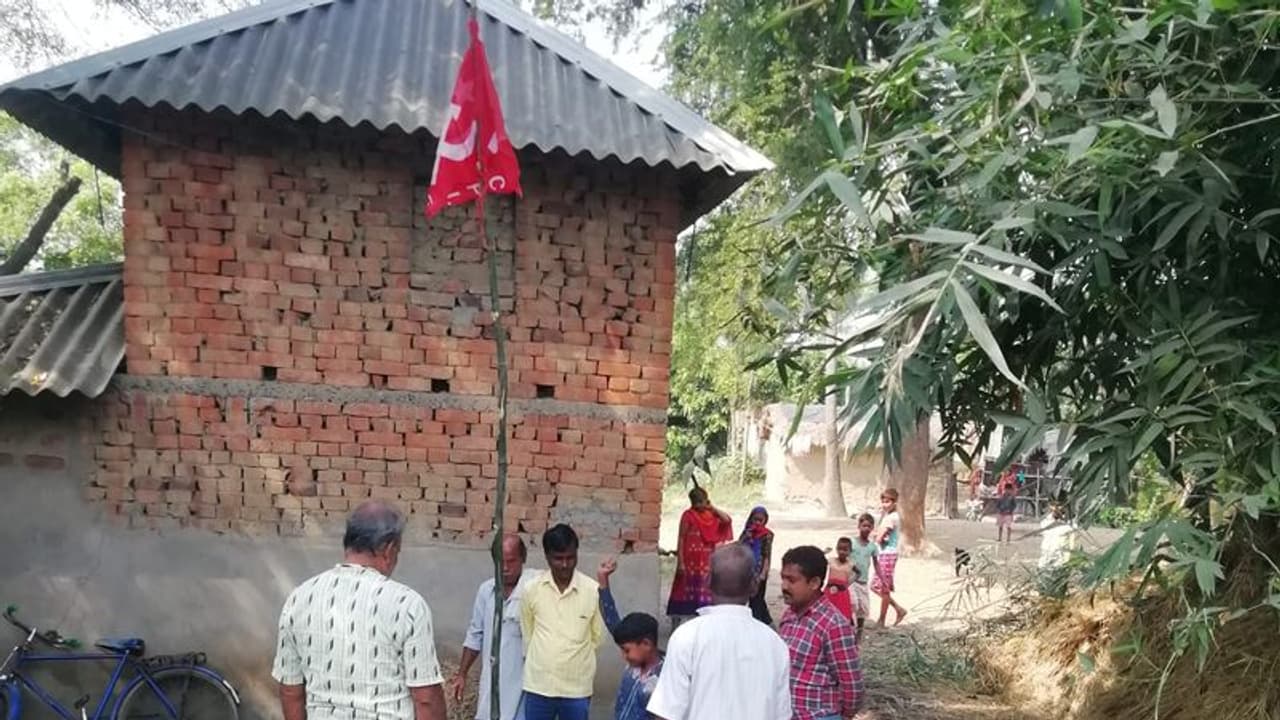 CPM Worker Murder: নভেম্বর বিল্পবের স্মরণে পতাকা তোলায় 'শাস্তি', নানুরে পিটিয়ে খুন সিপিএম কর্মীকে CPM Worker Murder: নভেম্বর বিল্পবের স্মরণে পতাকা তোলায় 'শাস্তি', নানুরে পিটিয়ে খুন সিপিএম কর্মীকে