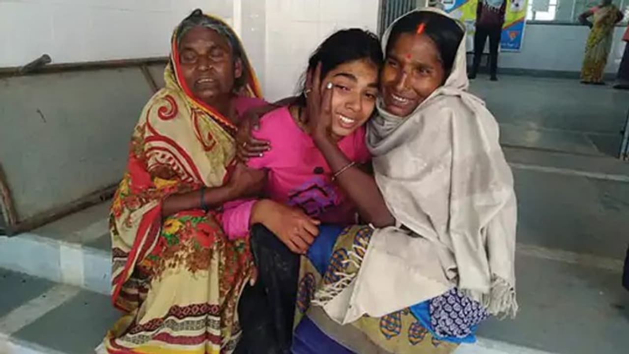 छठ पूजा से पहले पसरा मातम: पिता की हत्या पर बिलख रही बेटी, बोली पापा चले गए कौन मुझे डोली में विदा करेगा