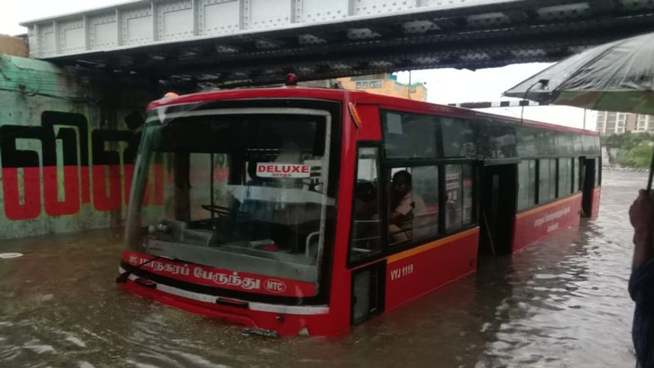 வேலுமணிக்கு அடுத்த சிக்கல்..! ஸ்மார்ட் சிட்டி ஒப்பந்ததாரர் மீது நடவடிக்கை நிச்சயம் என ஸ்டாலின் அதிரடி!! வேலுமணிக்கு அடுத்த சிக்கல்..! ஸ்மார்ட் சிட்டி ஒப்பந்ததாரர் மீது நடவடிக்கை நிச்சயம் என ஸ்டாலின் அதிரடி!!
