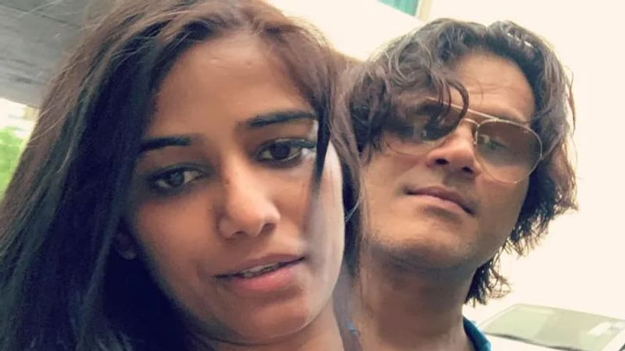 Poonam Pandey को पति Sam Bombay ने इस कदर पीटा कि सूज गया चेहरा, अस्पताल में भर्ती Poonam Pandey को पति Sam Bombay ने इस कदर पीटा कि सूज गया चेहरा, अस्पताल में भर्ती